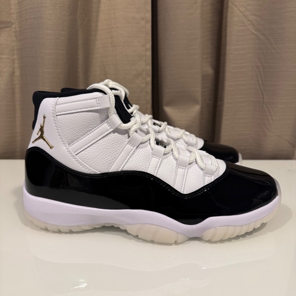 Air Jordan Retro 11 (Mens sz 11) - Picture 7 of 10